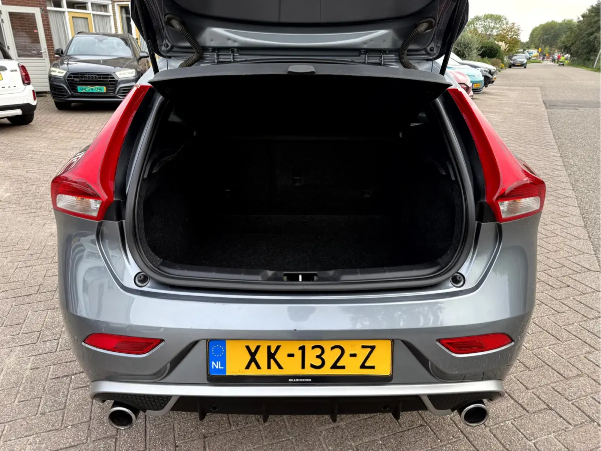 1.5 T3 Polar+ Sport R-Design Panoramadak, Camera, 17''Lmv