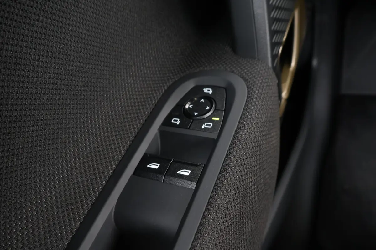 SE John Cooper Works M 54.2 kWh | Panorama Dak | Keyless Entry | Kunstleder Bekleding | Premium Sportstoelen | Sportstuur