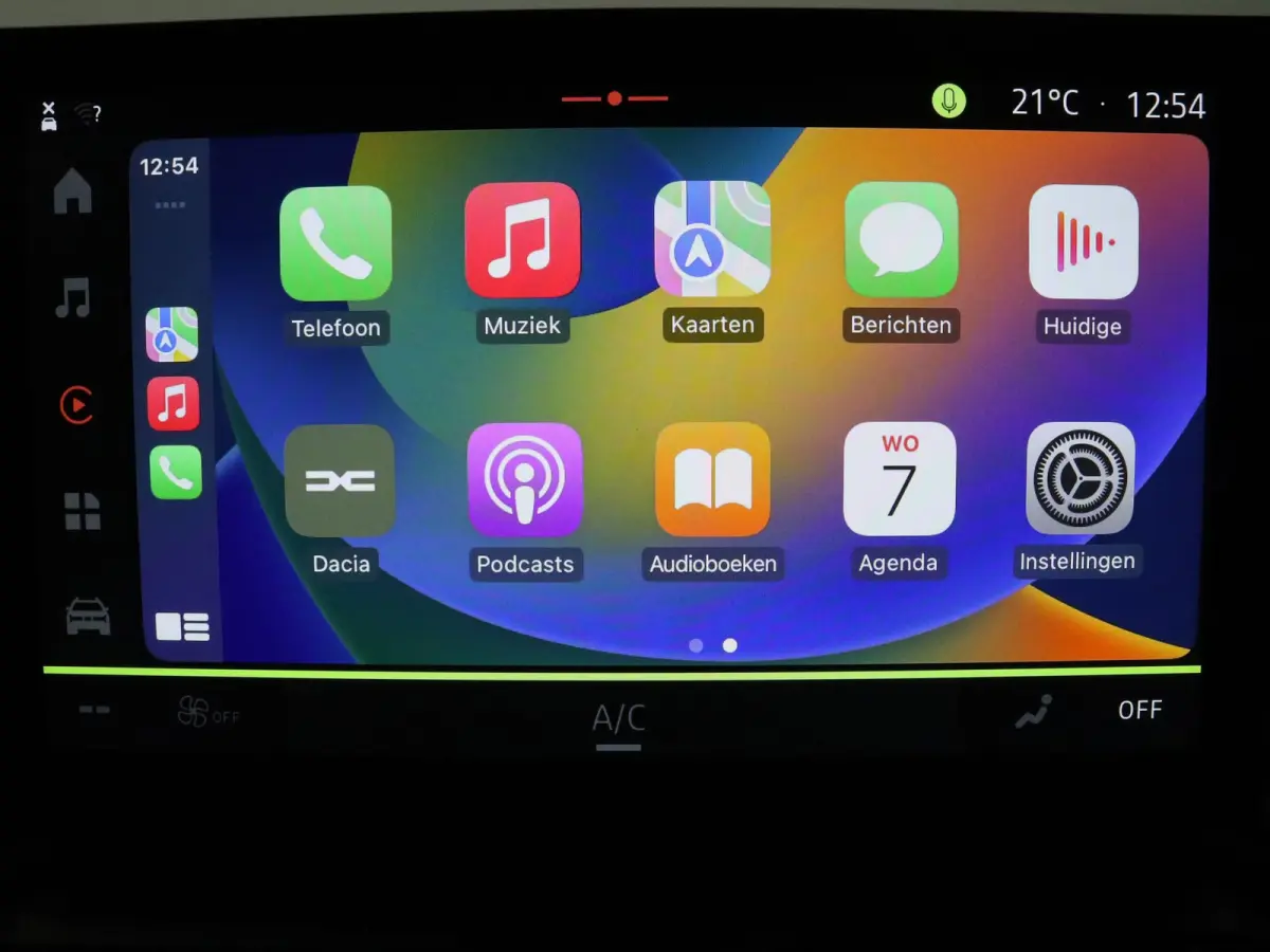 140pk Hybrid Journey Apple Carplay/Android Auto | Climate