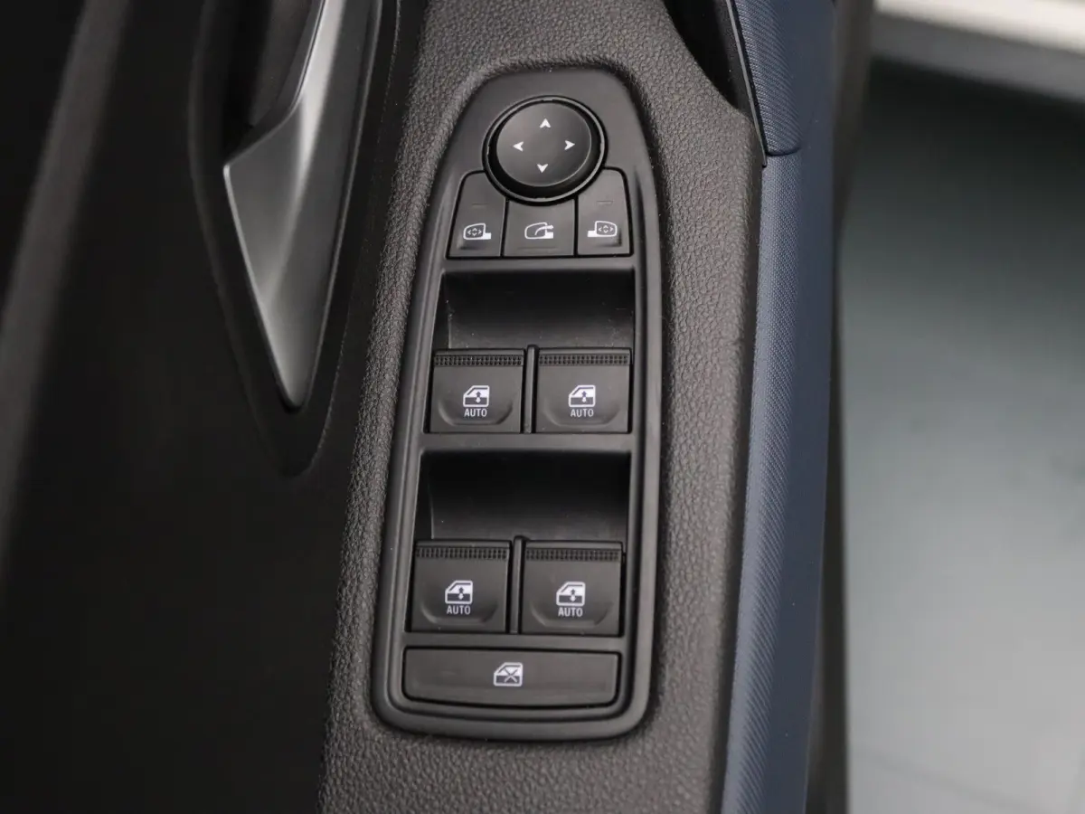 140pk Hybrid Journey Apple Carplay/Android Auto | Climate