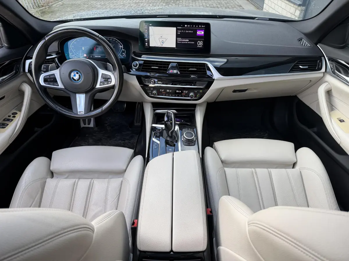 530e High Executive M-Sport 18"/Panoramadak/Leder + memory/Stoelverwarming/Dodehoek/Keyless/Elektrische klep/Apple Carplay & Android Auto