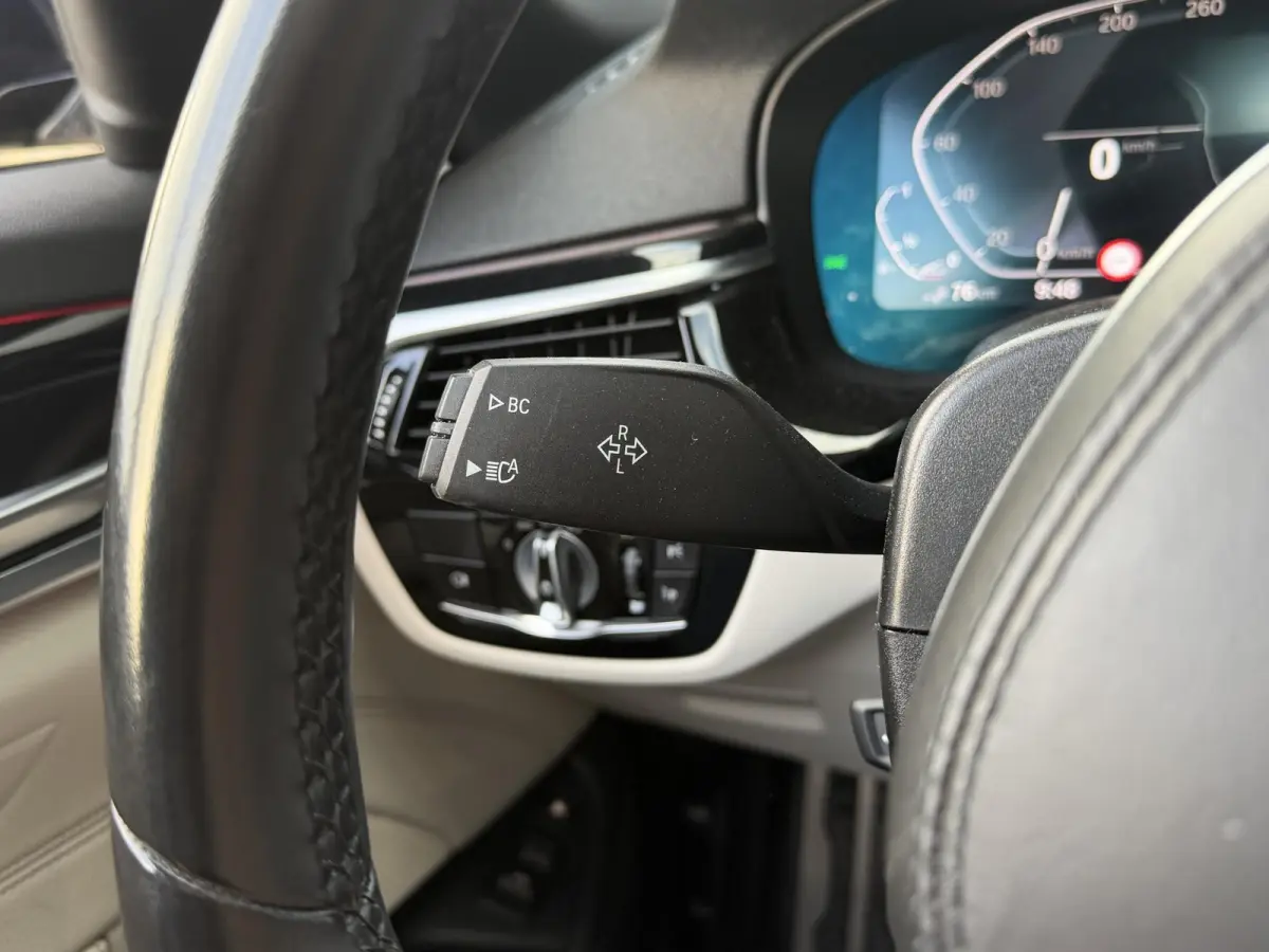530e High Executive M-Sport 18"/Panoramadak/Leder + memory/Stoelverwarming/Dodehoek/Keyless/Elektrische klep/Apple Carplay & Android Auto