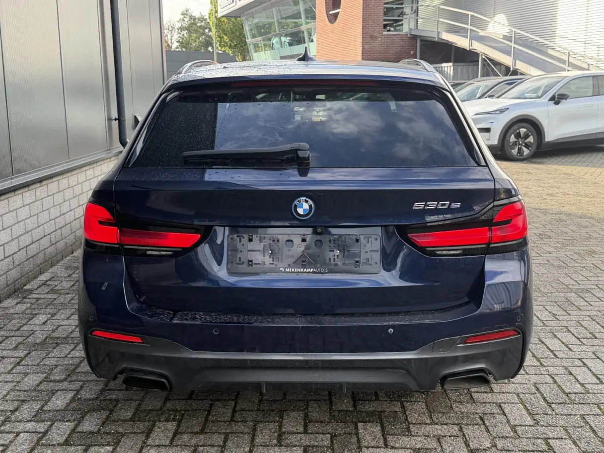 530e High Executive M-Sport 18"/Panoramadak/Leder + memory/Stoelverwarming/Dodehoek/Keyless/Elektrische klep/Apple Carplay & Android Auto