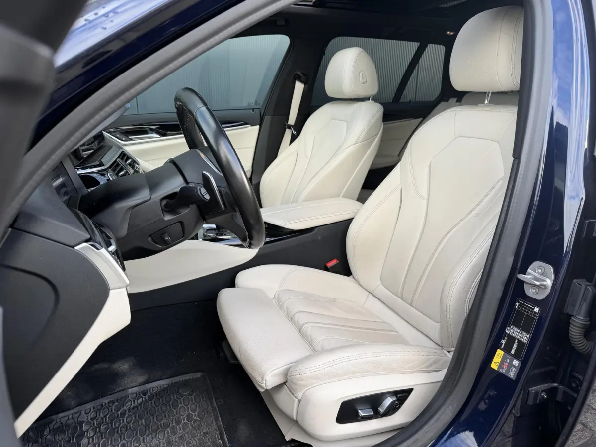 530e High Executive M-Sport 18"/Panoramadak/Leder + memory/Stoelverwarming/Dodehoek/Keyless/Elektrische klep/Apple Carplay & Android Auto