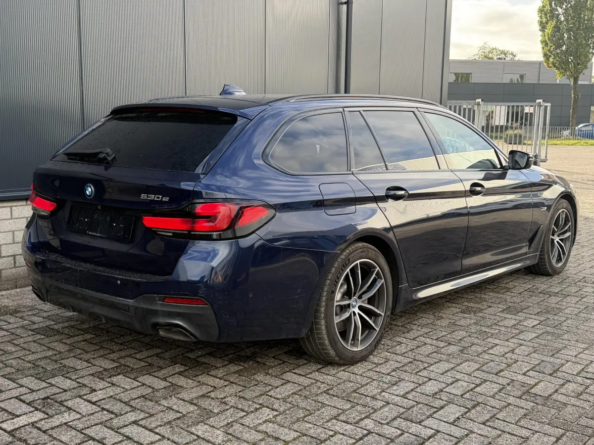 530e High Executive M-Sport 18"/Panoramadak/Leder + memory/Stoelverwarming/Dodehoek/Keyless/Elektrische klep/Apple Carplay & Android Auto