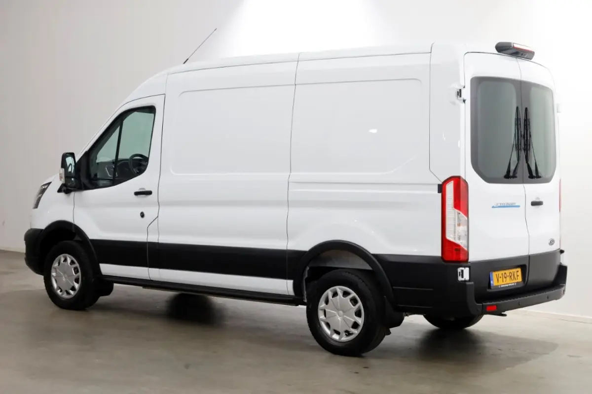 350 L2H2 68 kWh 269pk Trend 100% Elektrisch LED/ACC/Snellader 115kW SOH 98,1% 04-2024