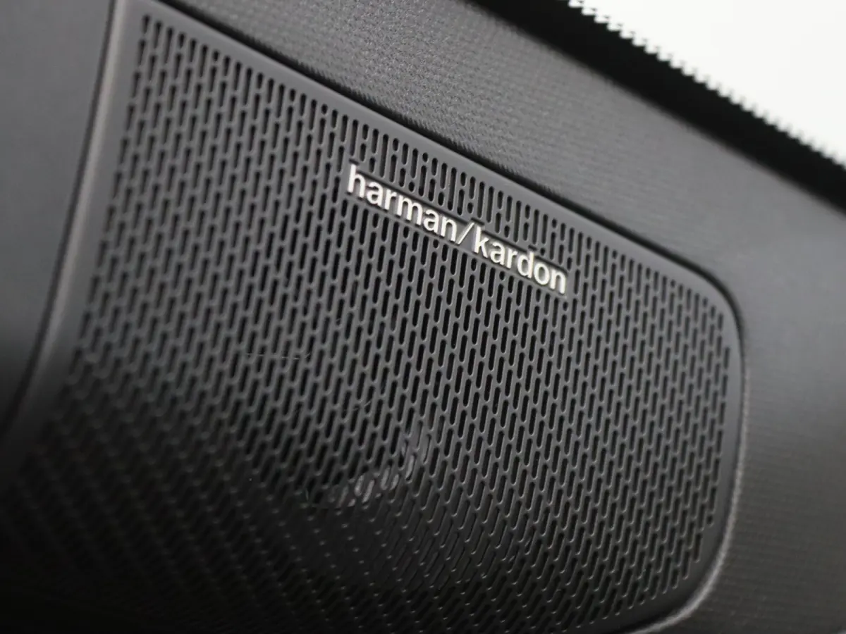 "Signature Stam" Iconic comfort range 52 kWh Leder Paris Black / openR-link infotainmentsysteem met Google-integratie/ V2G