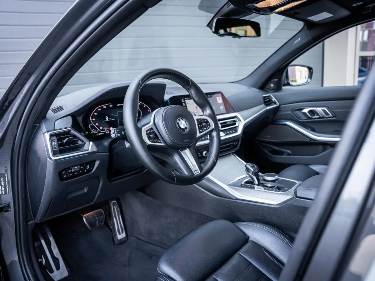 330e High Executive - M-Sport l Laser l Pano l Trekhaak l HUD