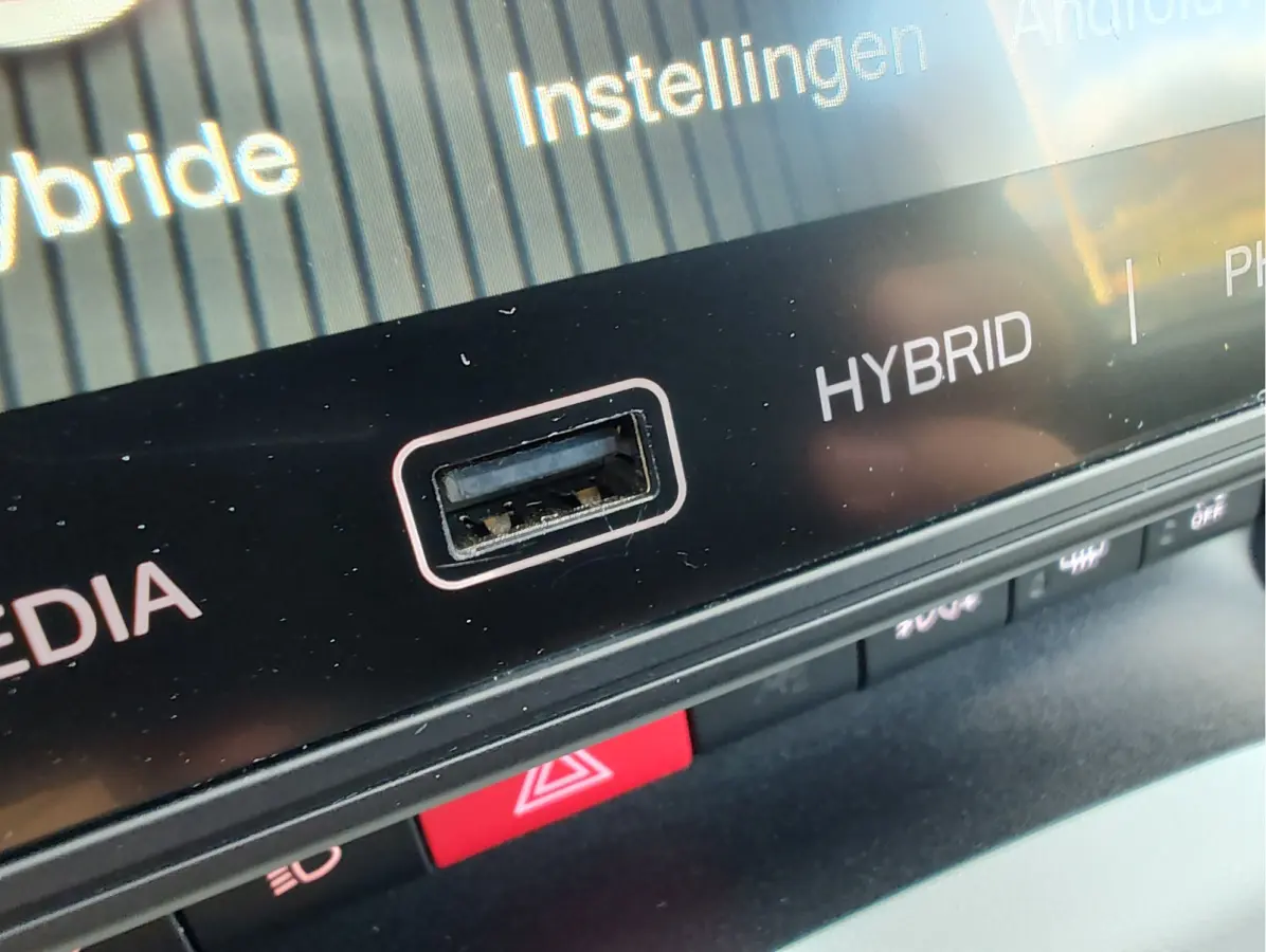 1.0 HYBRID CROSS Airco | Carplay/Android | Regensensor | Parkeersensoren
