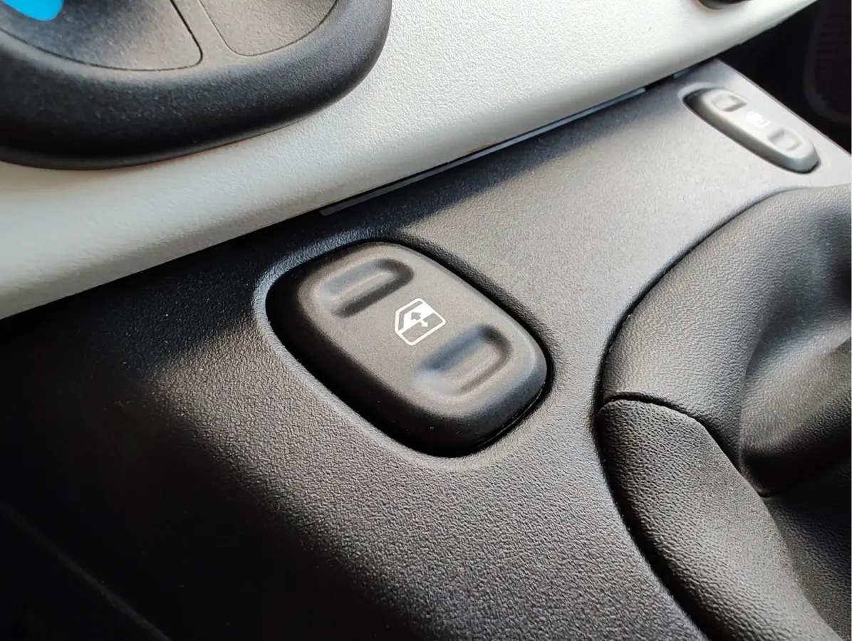1.0 HYBRID CROSS Airco | Carplay/Android | Regensensor | Parkeersensoren