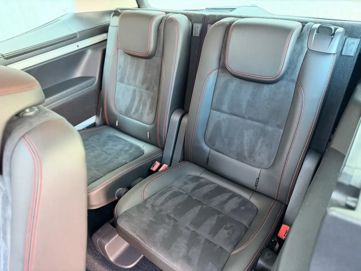 2.0 TSI FR DSG Pano 7P Trekh ACC Camera Keyless Massage 220PK
