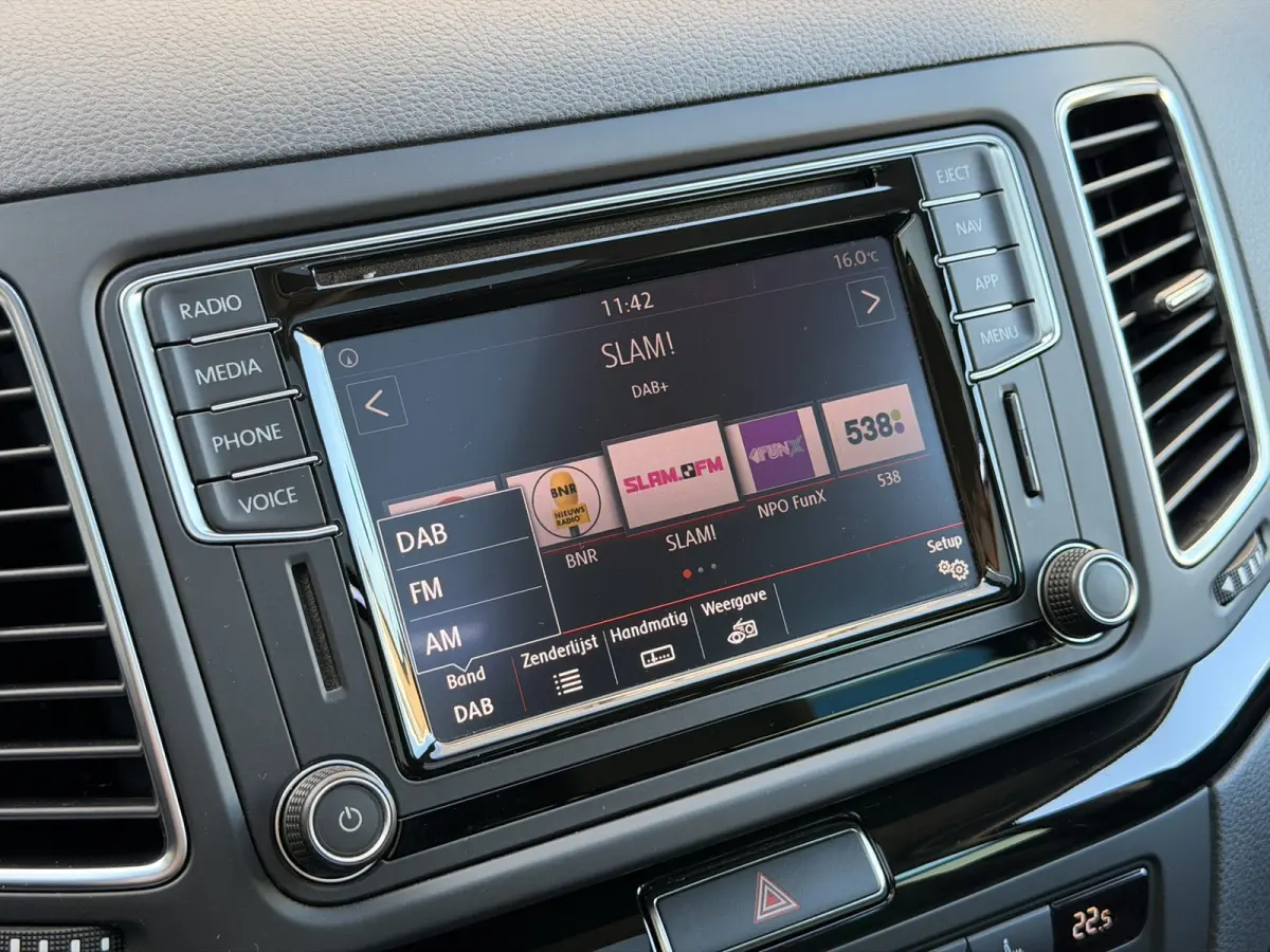 2.0 TSI FR DSG Pano 7P Trekh ACC Camera Keyless Massage 220PK