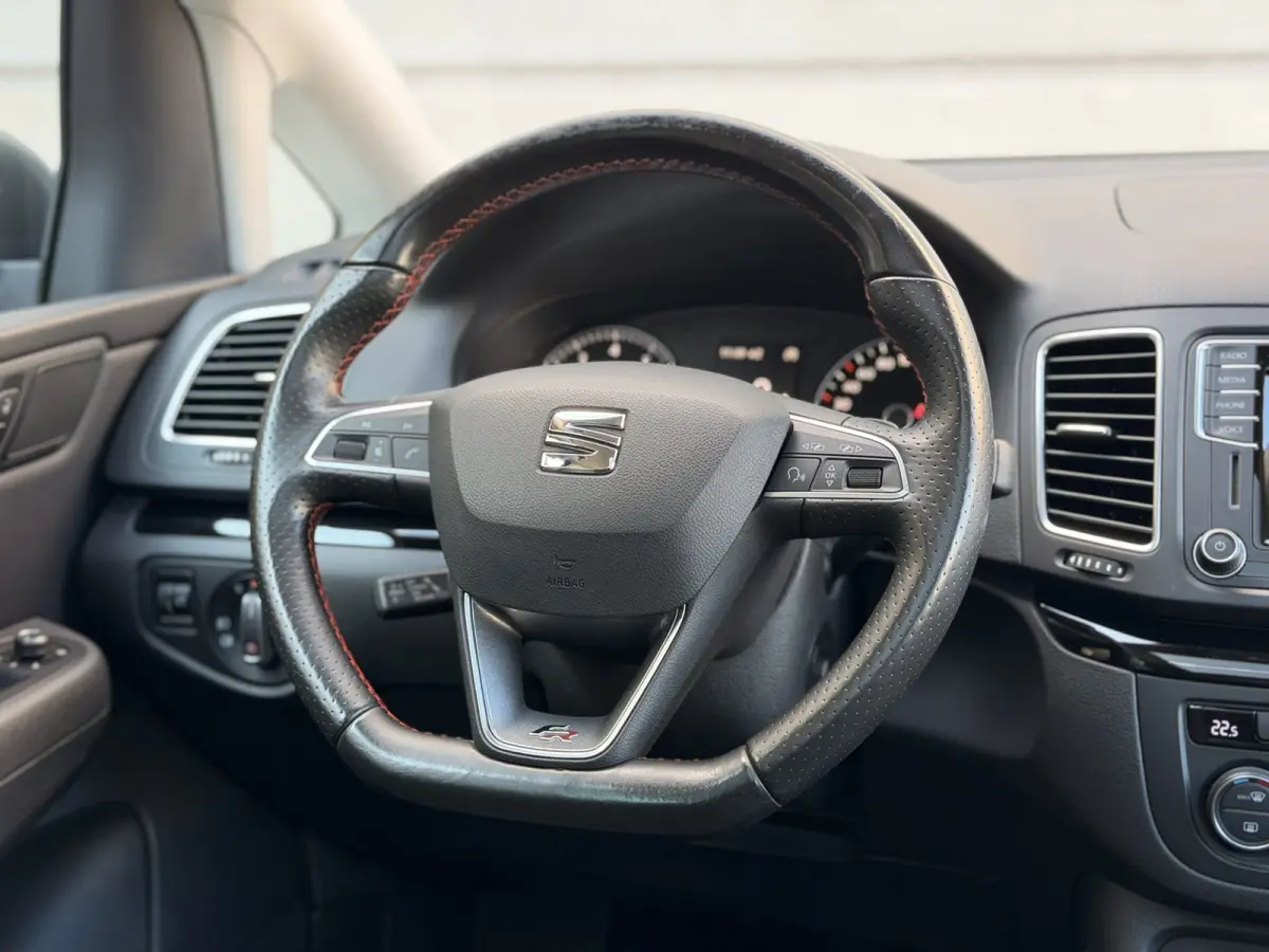 2.0 TSI FR DSG Pano 7P Trekh ACC Camera Keyless Massage 220PK