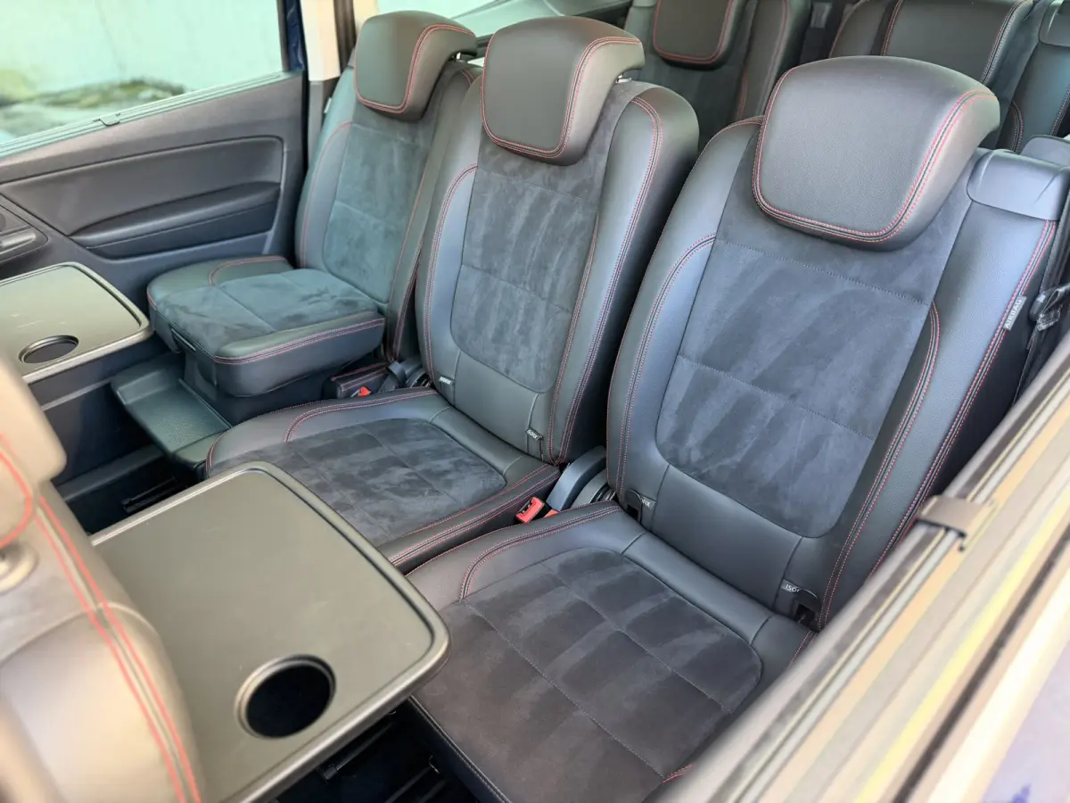 2.0 TSI FR DSG Pano 7P Trekh ACC Camera Keyless Massage 220PK