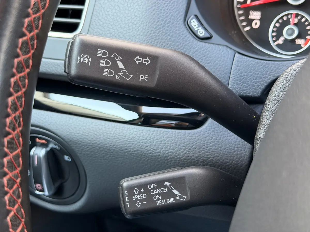 2.0 TSI FR DSG Pano 7P Trekh ACC Camera Keyless Massage 220PK