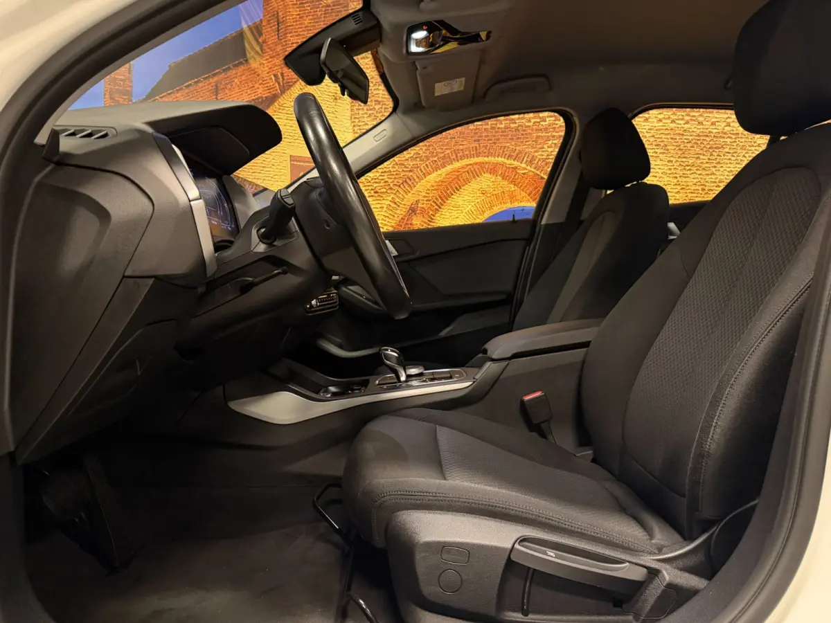 118i Executive Edition Automaat Carplay LED PDC