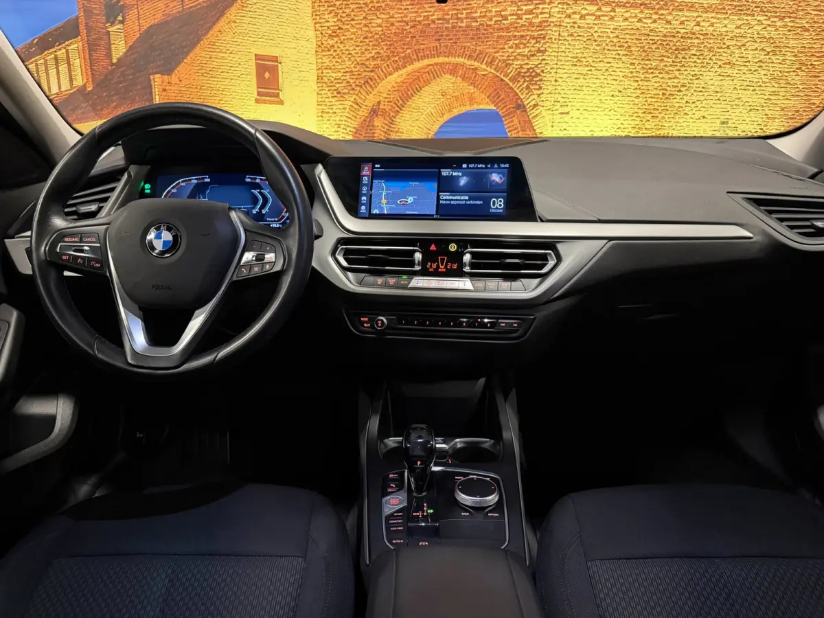 118i Executive Edition Automaat Carplay LED PDC