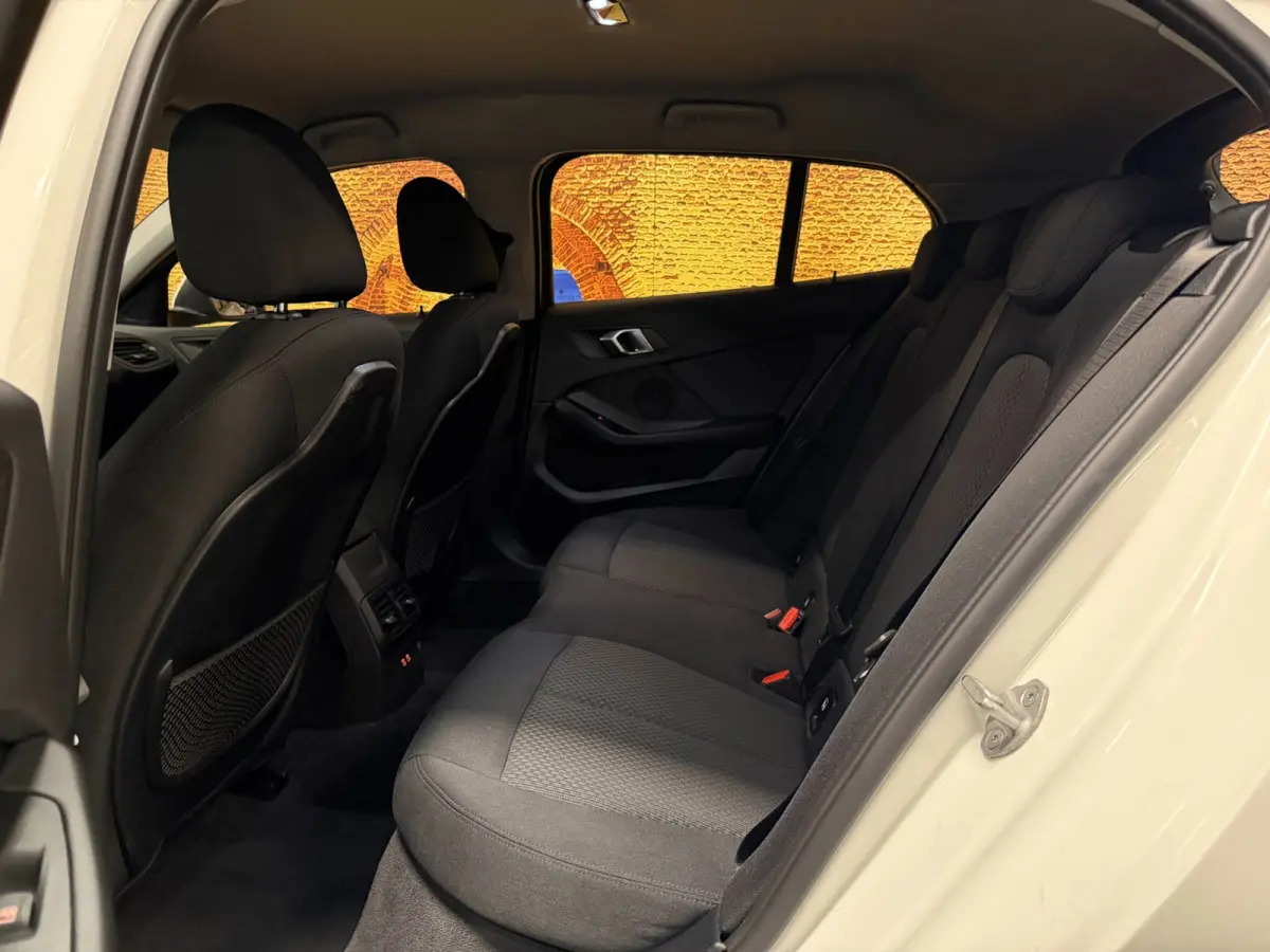 118i Executive Edition Automaat Carplay LED PDC