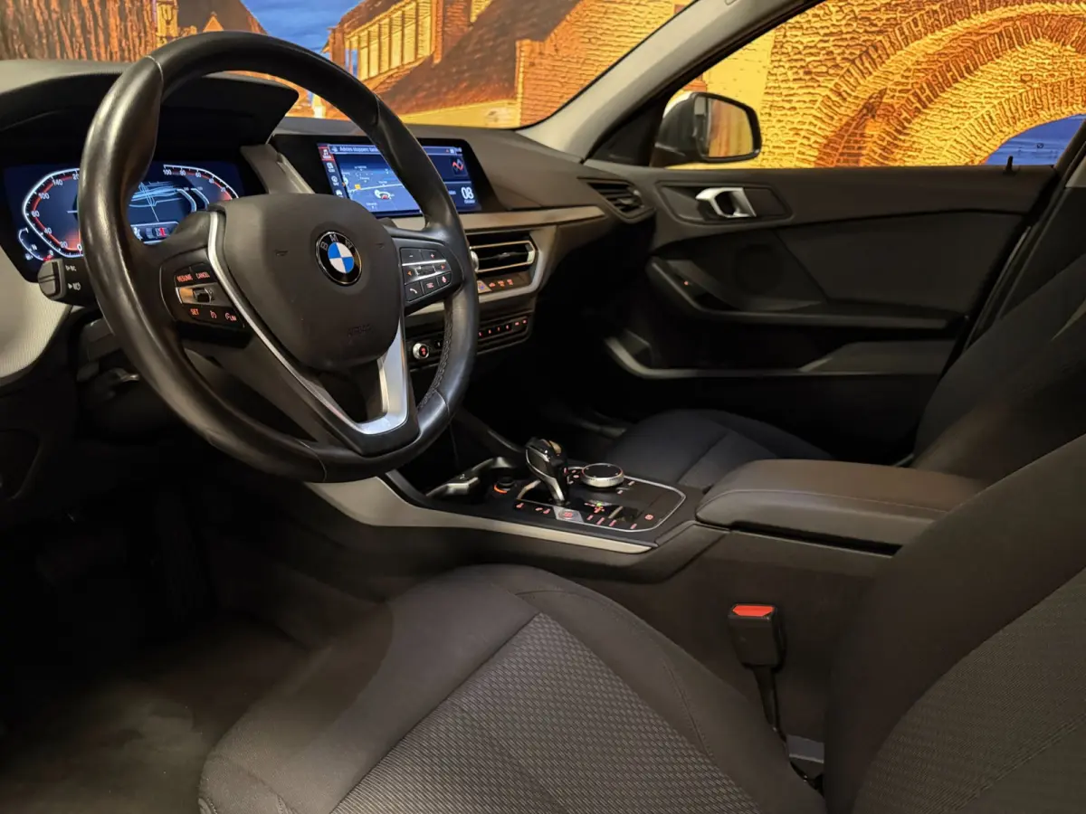 118i Executive Edition Automaat Carplay LED PDC