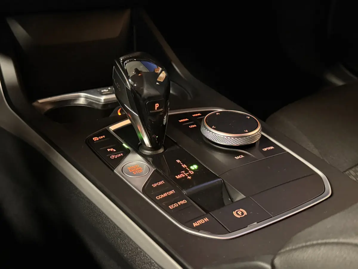 118i Executive Edition Automaat Carplay LED PDC