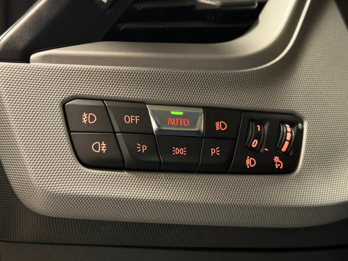 118i Executive Edition Automaat Carplay LED PDC