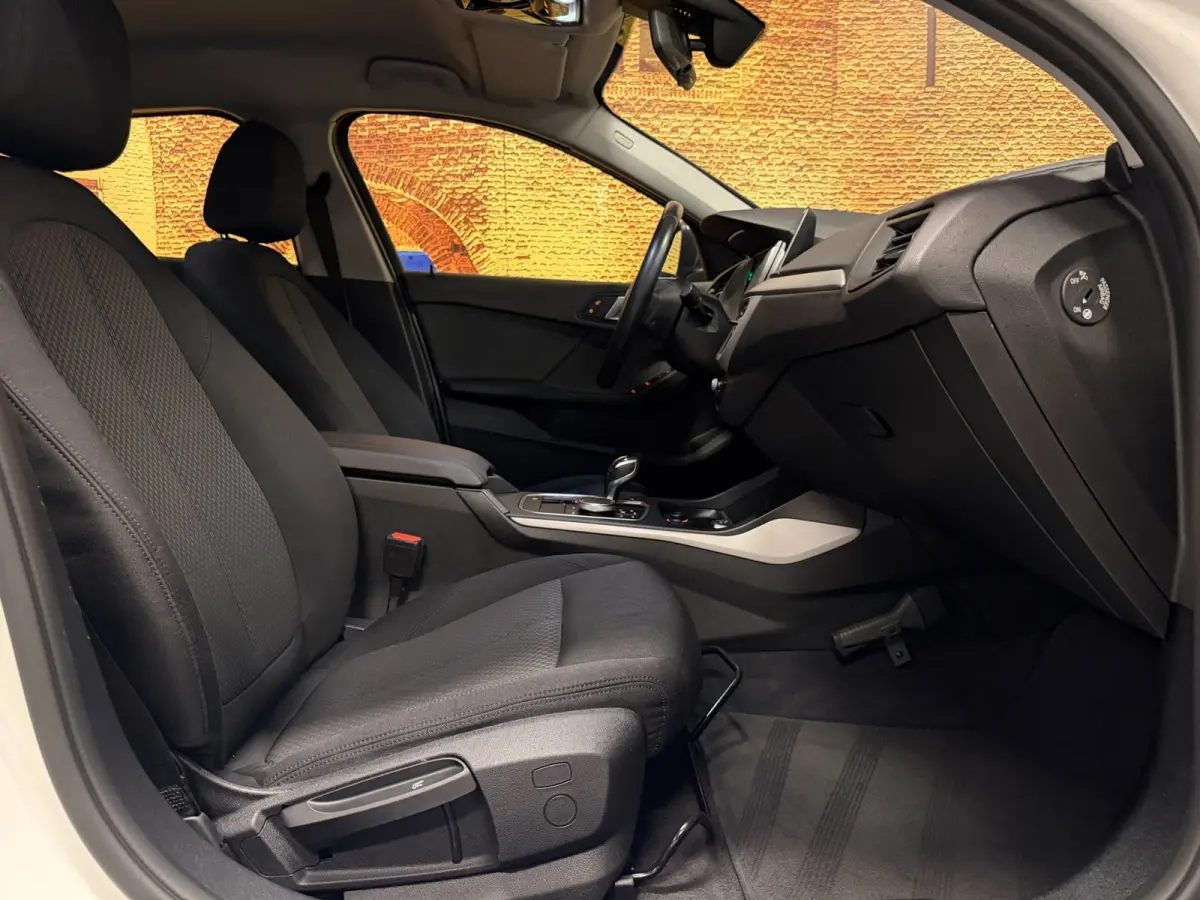 118i Executive Edition Automaat Carplay LED PDC
