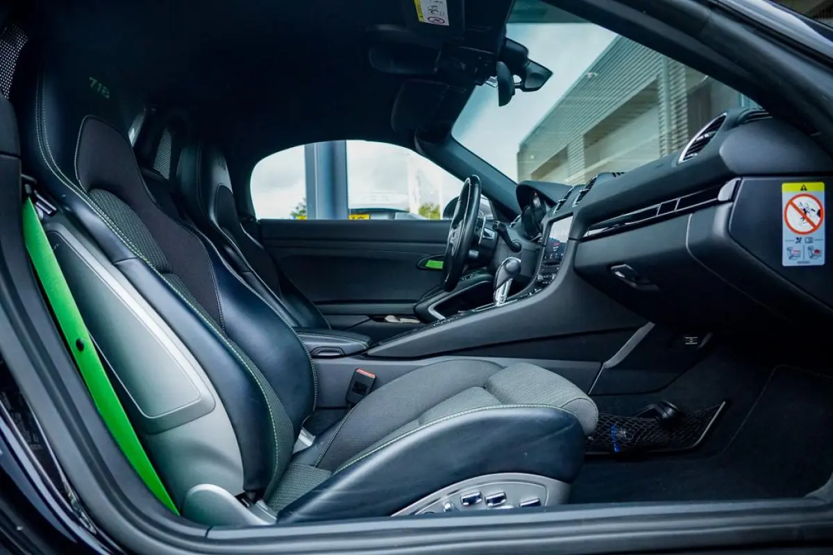 2.0 T / NL Auto / 18-Voudig / Carplay / Approved / Camera