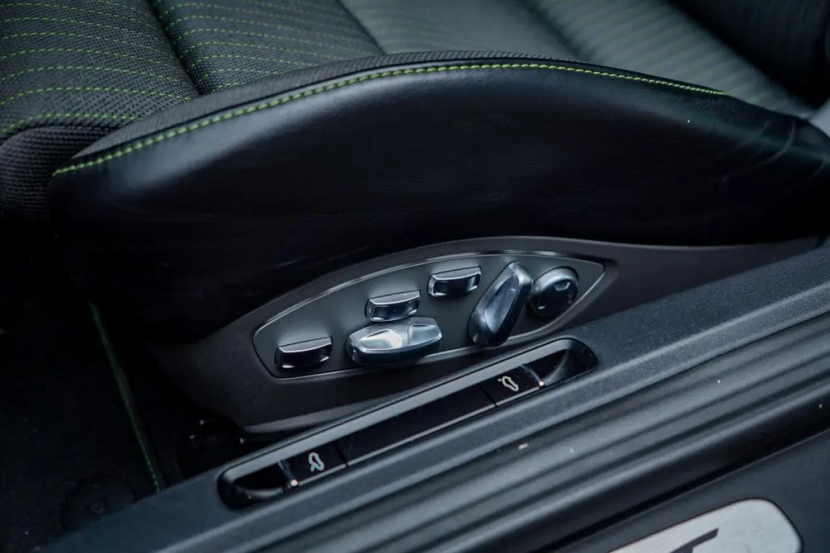 2.0 T / NL Auto / 18-Voudig / Carplay / Approved / Camera