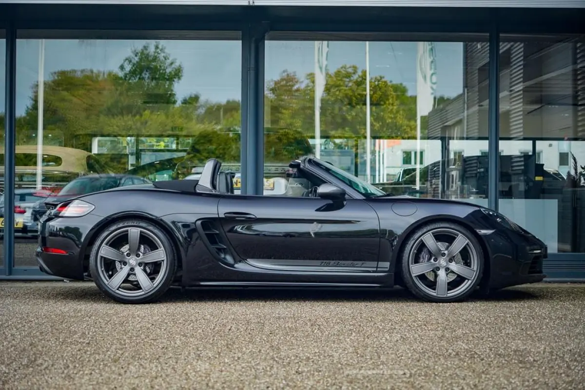 2.0 T / NL Auto / 18-Voudig / Carplay / Approved / Camera