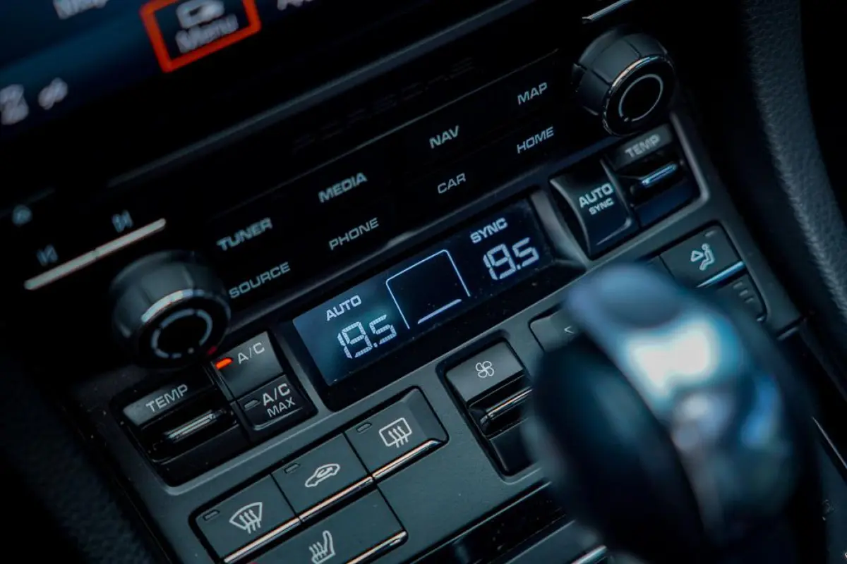 2.0 T / NL Auto / 18-Voudig / Carplay / Approved / Camera