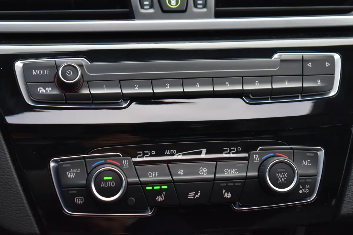 18d 150PK LEDER PANODAK LED LMV NAVI