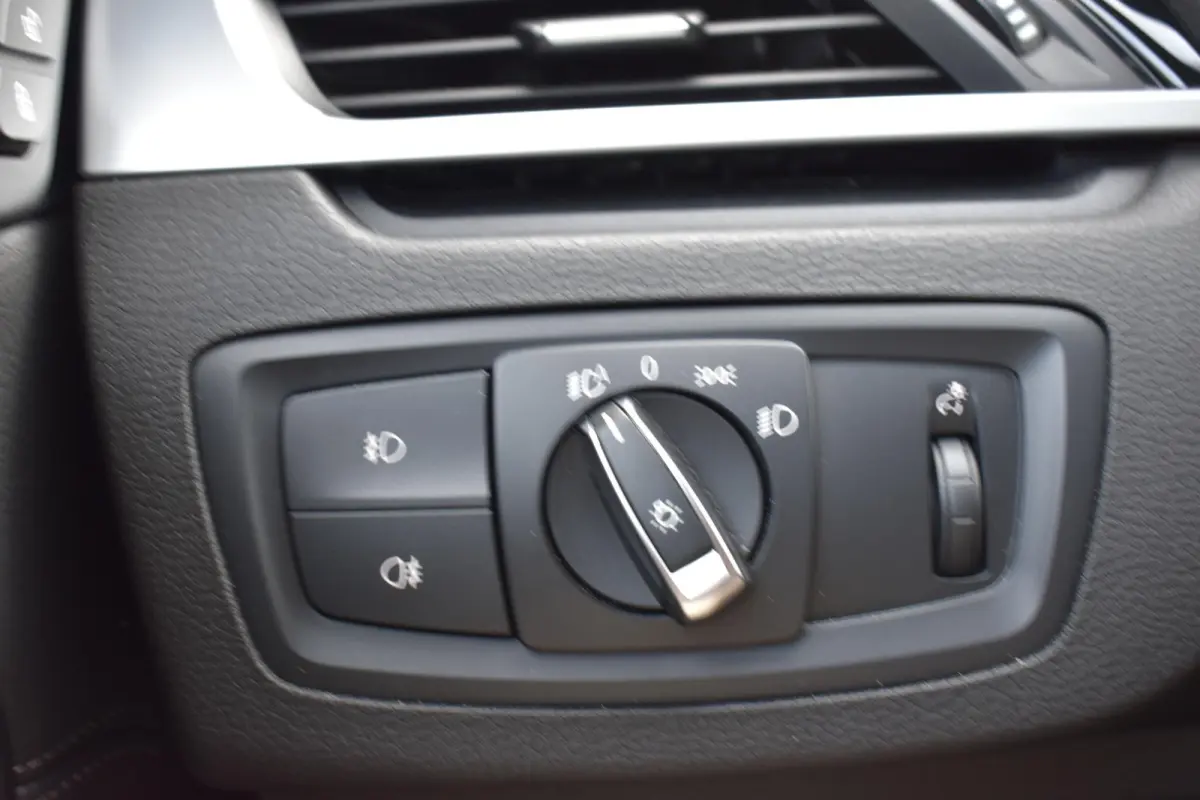 18d 150PK LEDER PANODAK LED LMV NAVI