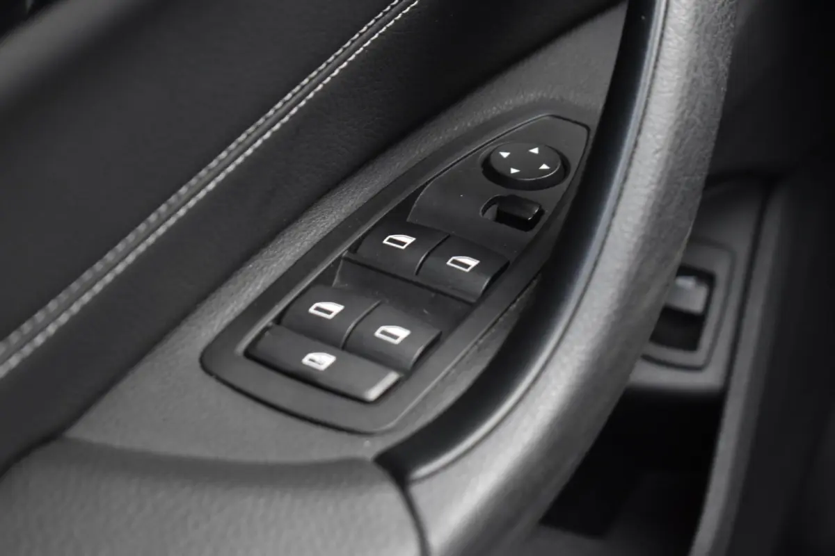 18d 150PK LEDER PANODAK LED LMV NAVI