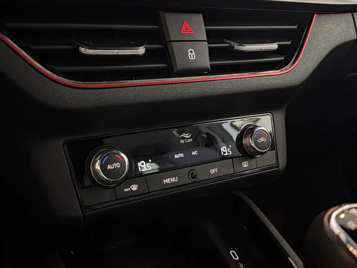 1.0 TSI 81kW Sport Business