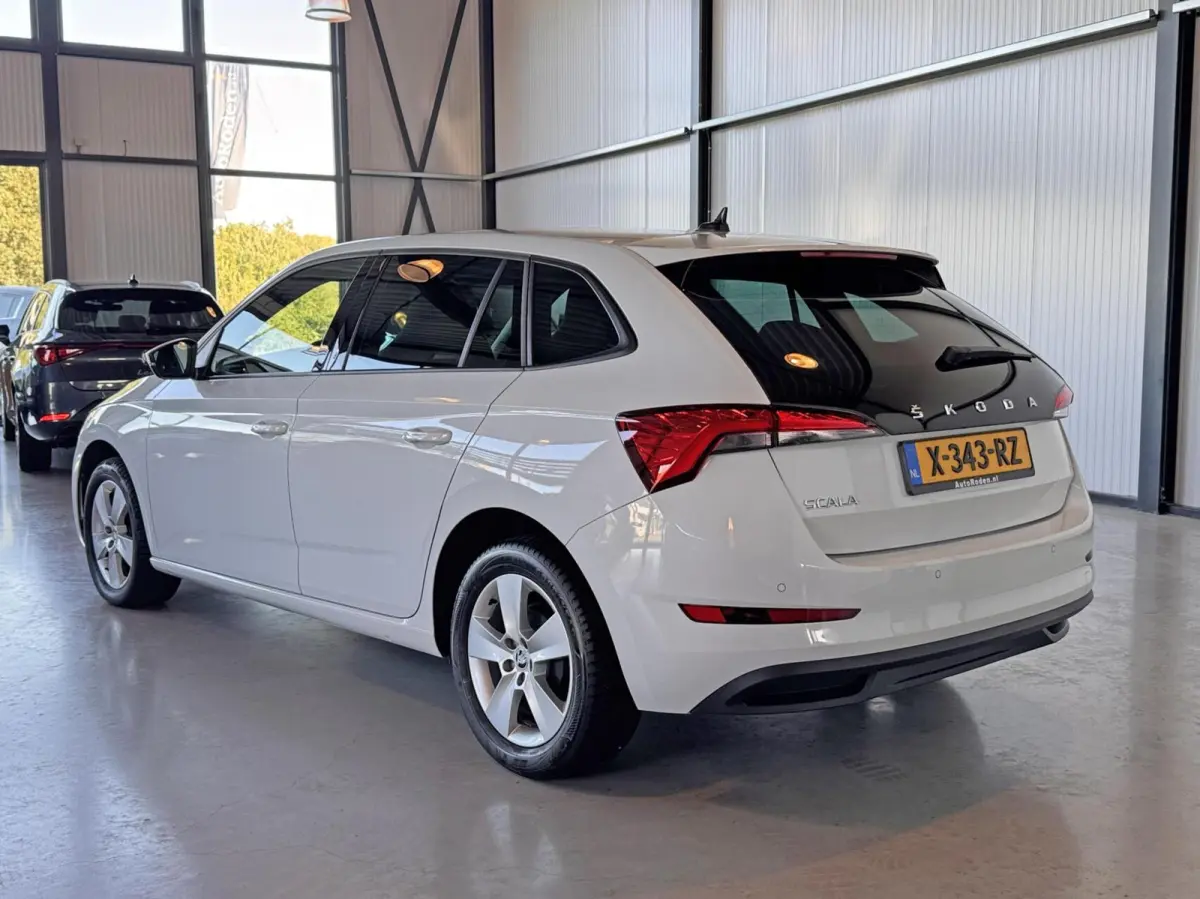 1.0 TSI 81kW Sport Business