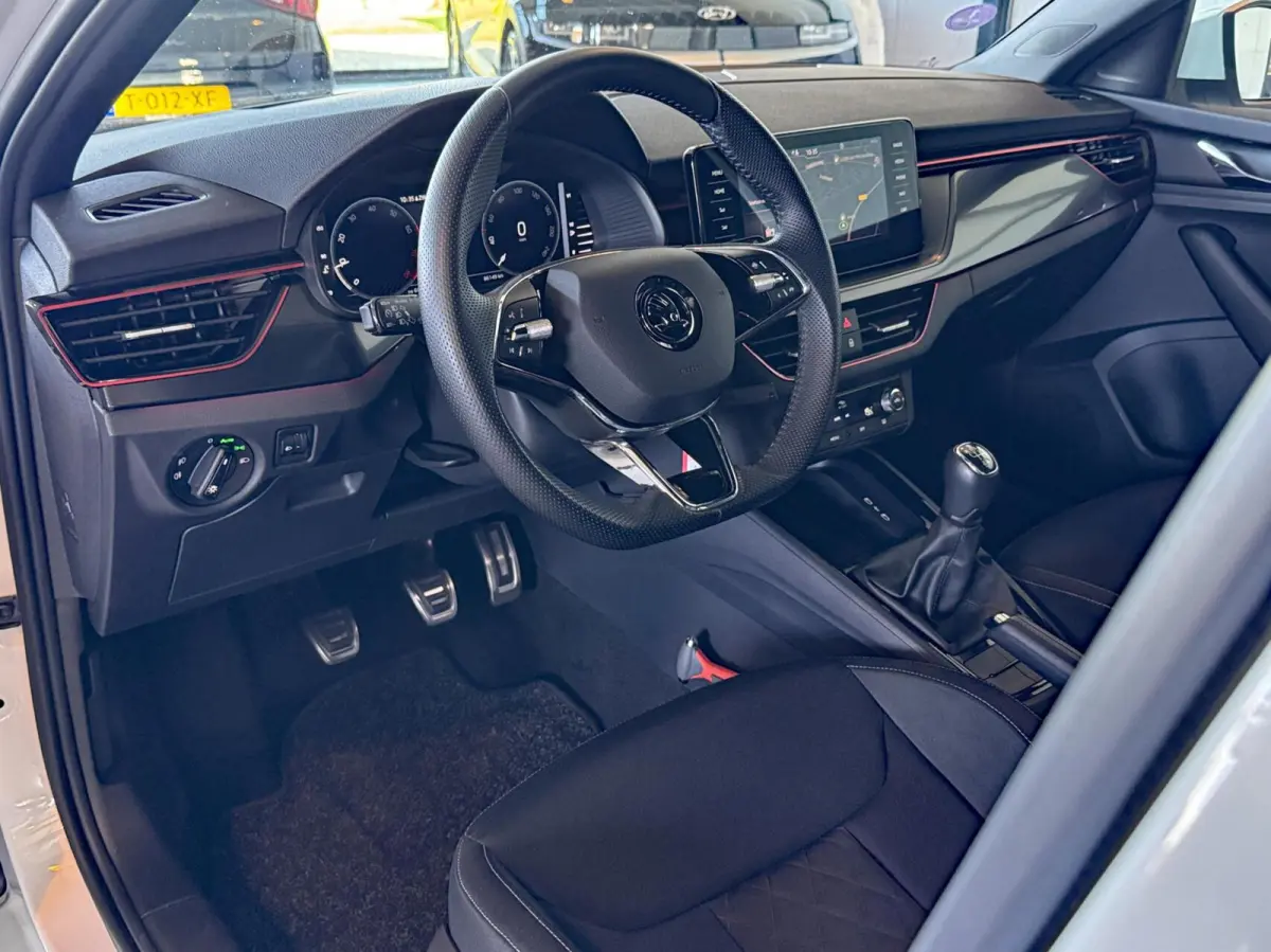 1.0 TSI 81kW Sport Business