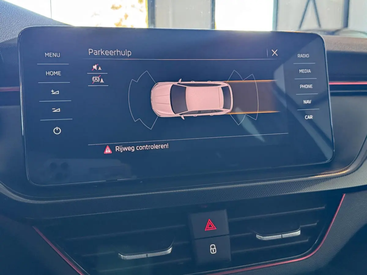 1.0 TSI 81kW Sport Business