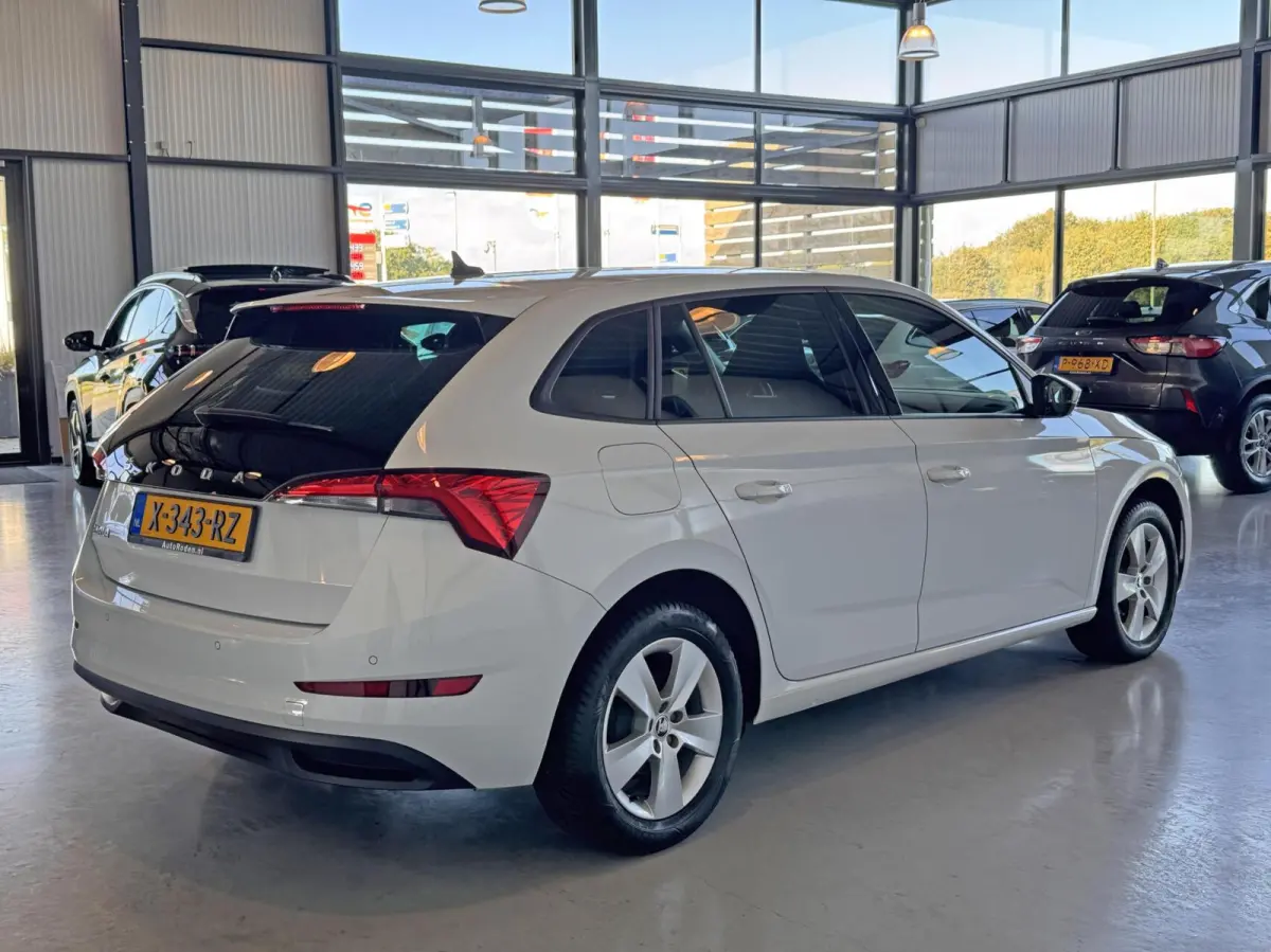 1.0 TSI 81kW Sport Business