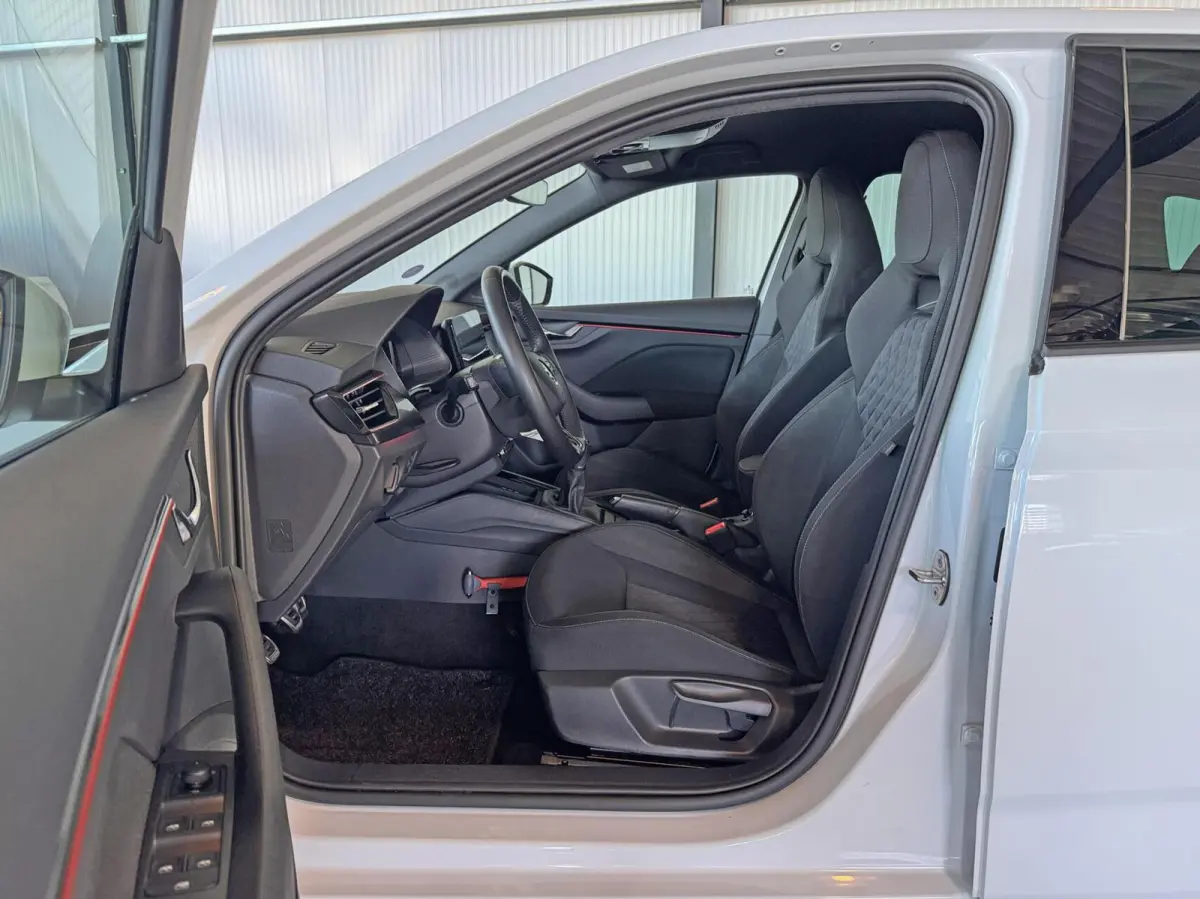 1.0 TSI 81kW Sport Business