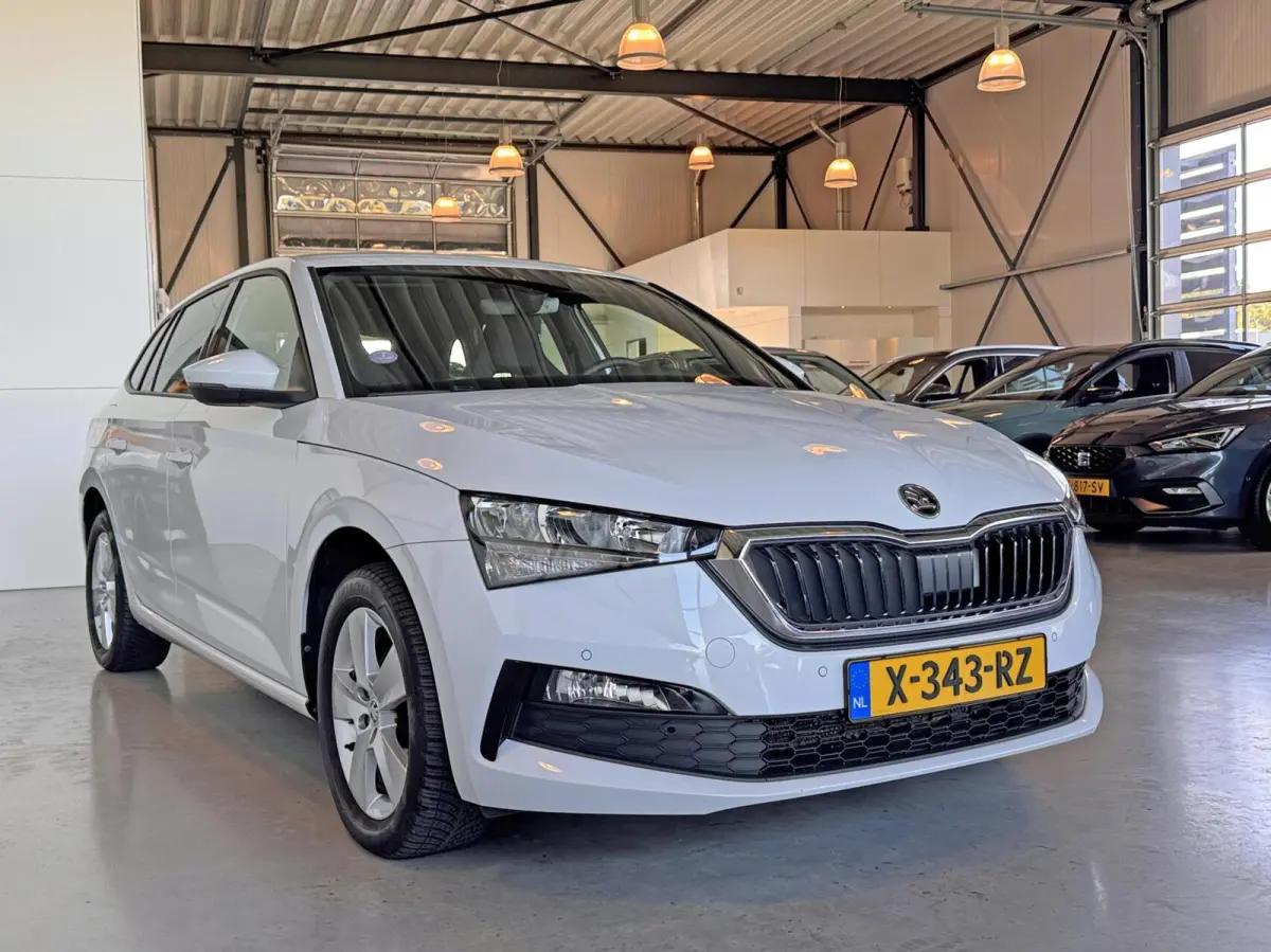 1.0 TSI 81kW Sport Business