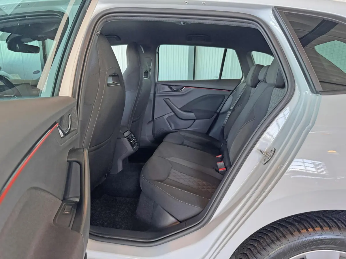 1.0 TSI 81kW Sport Business