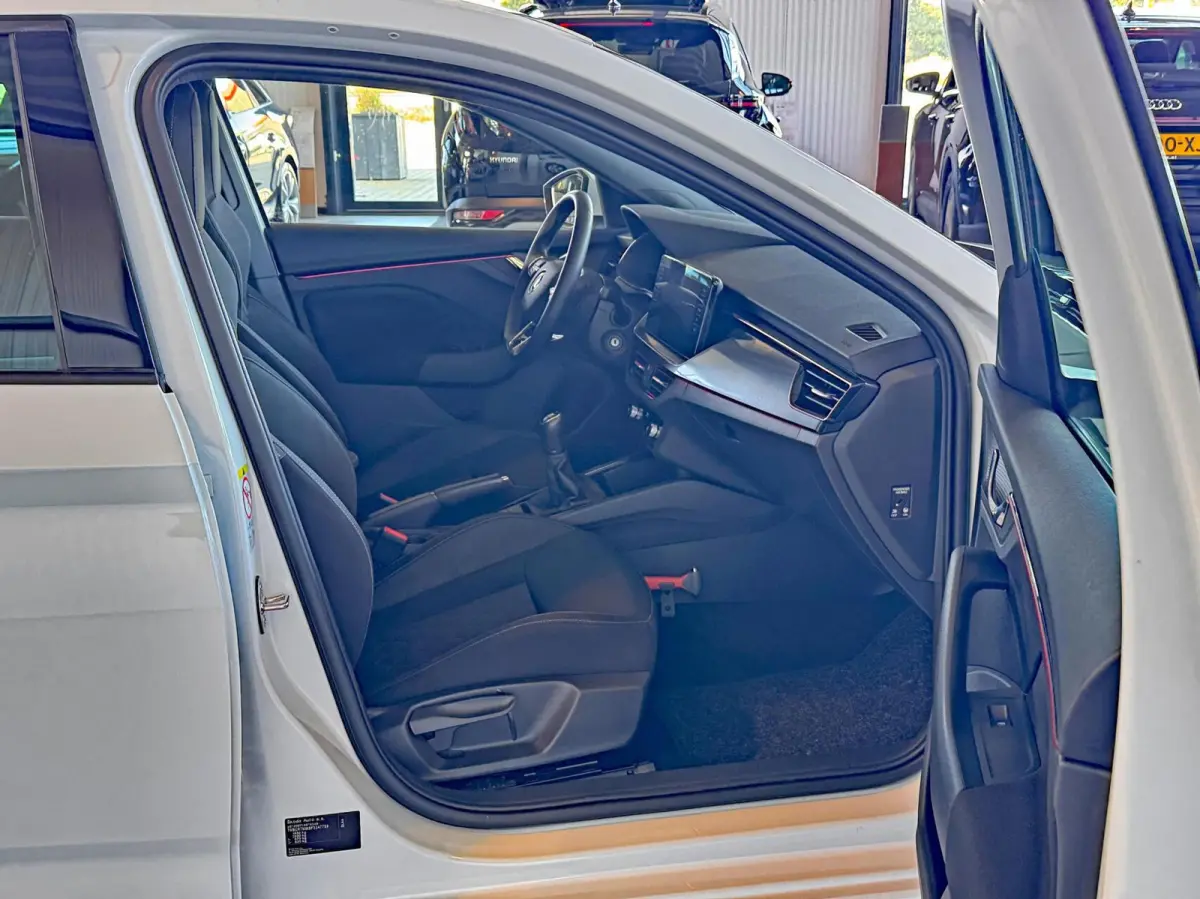 1.0 TSI 81kW Sport Business