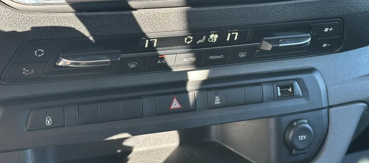2.0 BlueHDI 120 DC Dubbele cabine MARGE btw vrij Peugeot Expert/Opel Vivaro