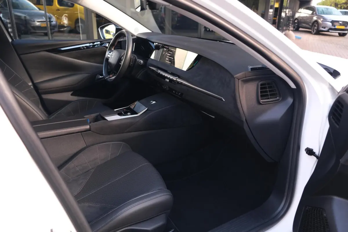 1.2 PureTech Performance Line+|RIJKLAAR!|360°Camera|Stoel+Stuurverwarming|Alcantara|Carplay|Keyless