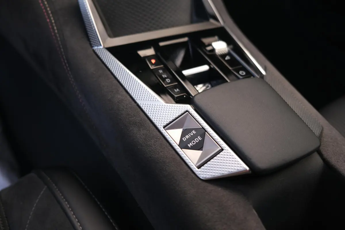 1.2 PureTech Performance Line+|RIJKLAAR!|360°Camera|Stoel+Stuurverwarming|Alcantara|Carplay|Keyless