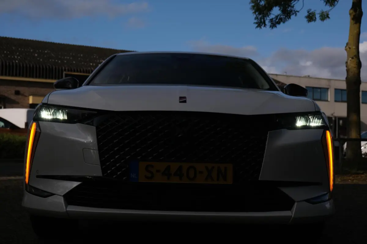 1.2 PureTech Performance Line+|RIJKLAAR!|360°Camera|Stoel+Stuurverwarming|Alcantara|Carplay|Keyless