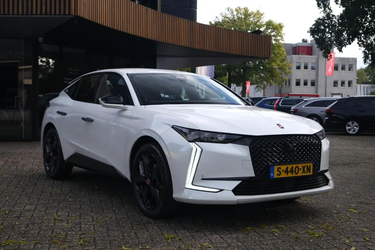 1.2 PureTech Performance Line+|RIJKLAAR!|360°Camera|Stoel+Stuurverwarming|Alcantara|Carplay|Keyless