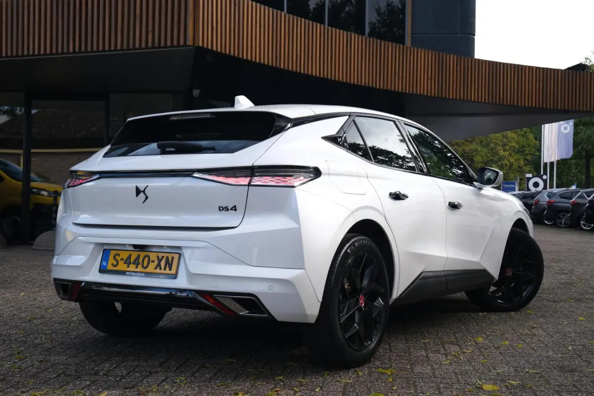 1.2 PureTech Performance Line+|RIJKLAAR!|360°Camera|Stoel+Stuurverwarming|Alcantara|Carplay|Keyless