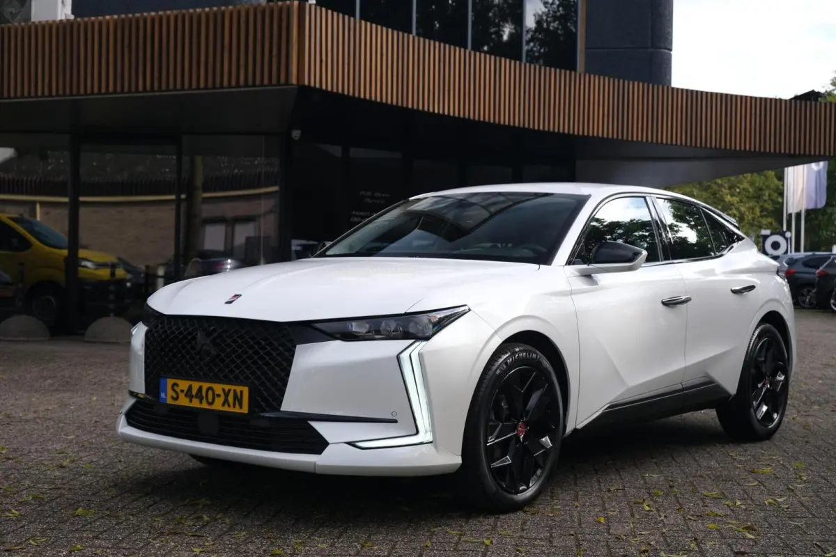 1.2 PureTech Performance Line+|RIJKLAAR!|360°Camera|Stoel+Stuurverwarming|Alcantara|Carplay|Keyless