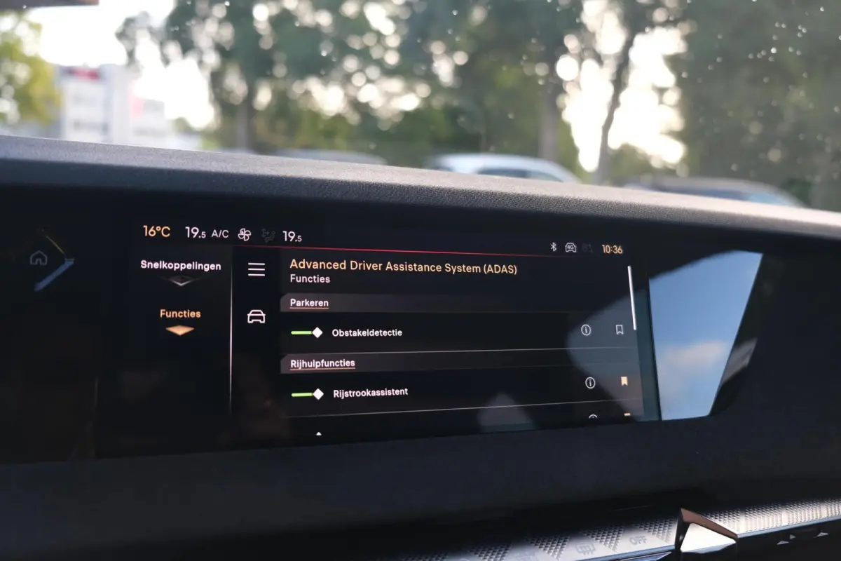 1.2 PureTech Performance Line+|RIJKLAAR!|360°Camera|Stoel+Stuurverwarming|Alcantara|Carplay|Keyless